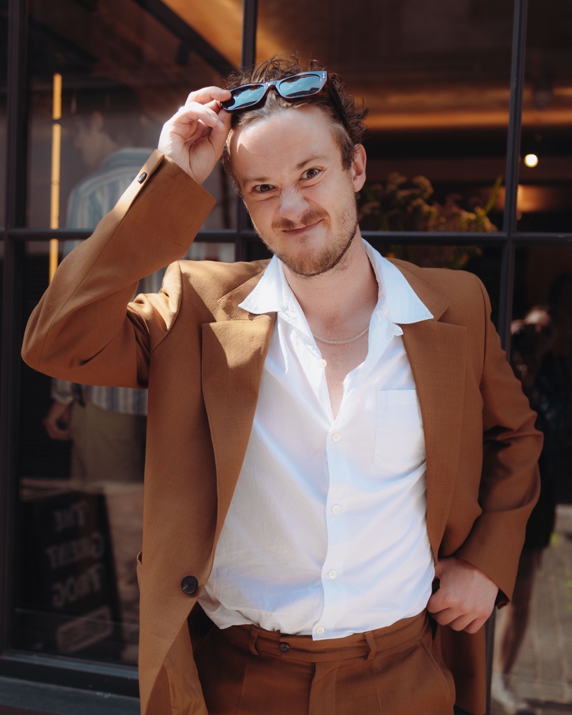 The Great Frog (@thegreatfrogldn) on Twitter photo Great to meet the angel #josephquinn in our Soho store this week.
Wearing TGF x <a href="/cutlerandgross/">CUTLER AND GROSS</a> The Dagger Sunglasses in Tiger Eye Havana: l8r.it/Ff2R
📸 by @nhayesphoto
#thegreatfrog #josephquinn #strangerthings Great to meet the angel #josephquinn in our Soho store this week.
Wearing TGF x <a href="/cutlerandgross/">CUTLER AND GROSS</a> The Dagger Sunglasses in Tiger Eye Havana: l8r.it/Ff2R
📸 by @nhayesphoto
#thegreatfrog #josephquinn #strangerthings