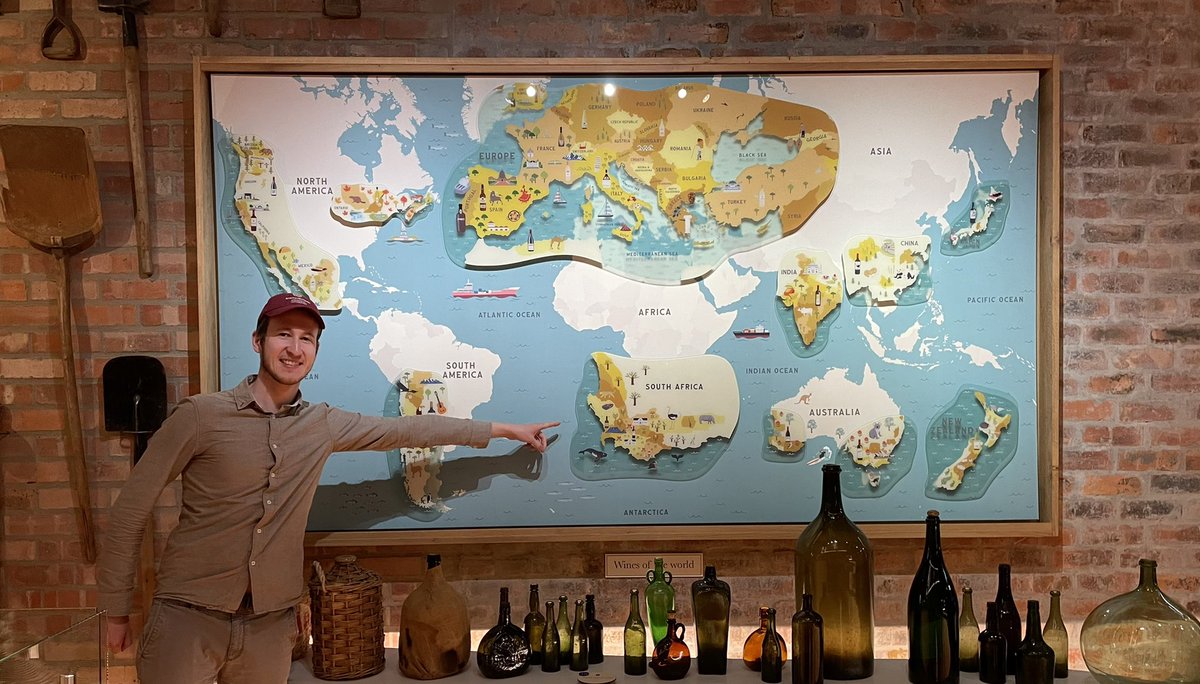 eriksson_396's tweet photo. Meine Zeit in #Südafrika ist in wenigen Minuten vorbei! Mit vielen Eindrücken und einer Flasche Wein im Gepäck geht es nach über fünf Monaten zurück nach Deutschland! Was habt Ihr anderen #Correspondents aus dem Ausland mitgebracht? 😊
#studierenweltweit #erlebees https://t.co/VWsU4gOReX
