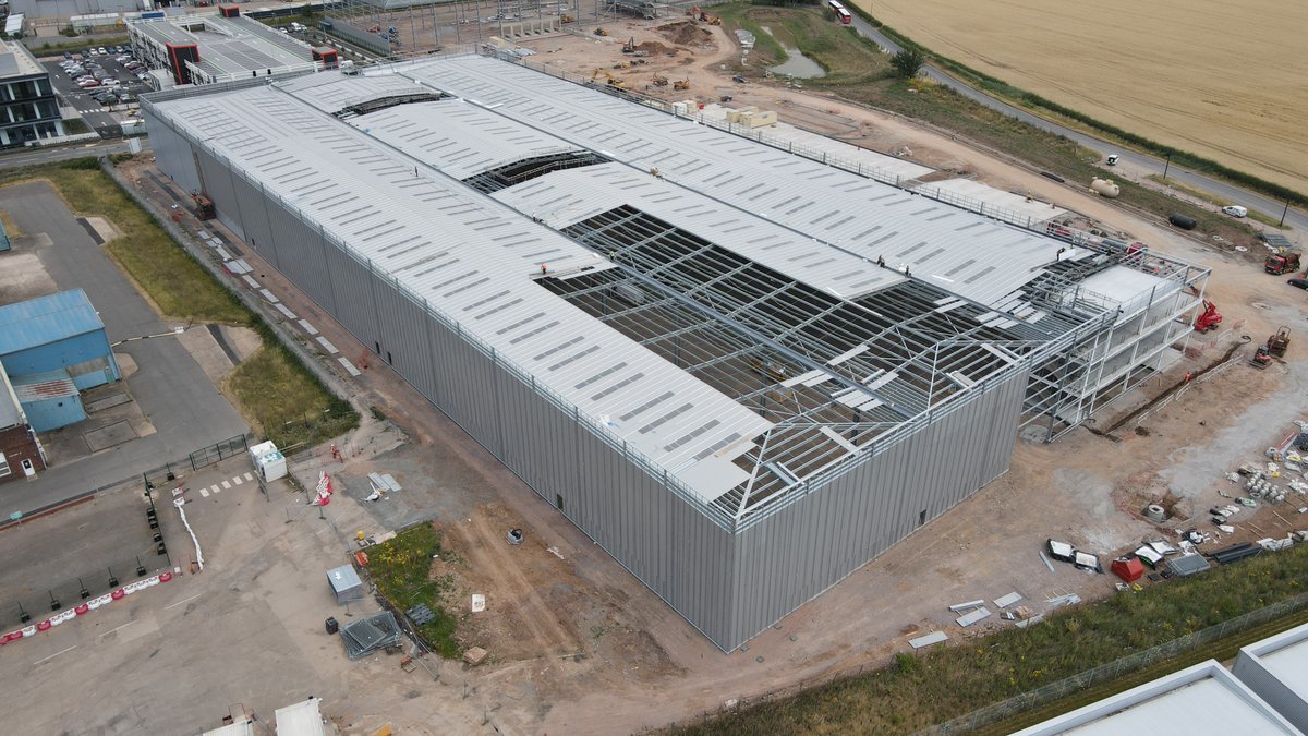 ProsperoAnsty's tweet photo. #ConstructionUpdate - Apollo 69/6 at #ProsperoAnstyPark has come on leaps and bounds since our last update, with external cladding now well underway (and looking great). #McLaren is getting ever closer to PC, so watch this space. https://t.co/iJUPyRnTt5