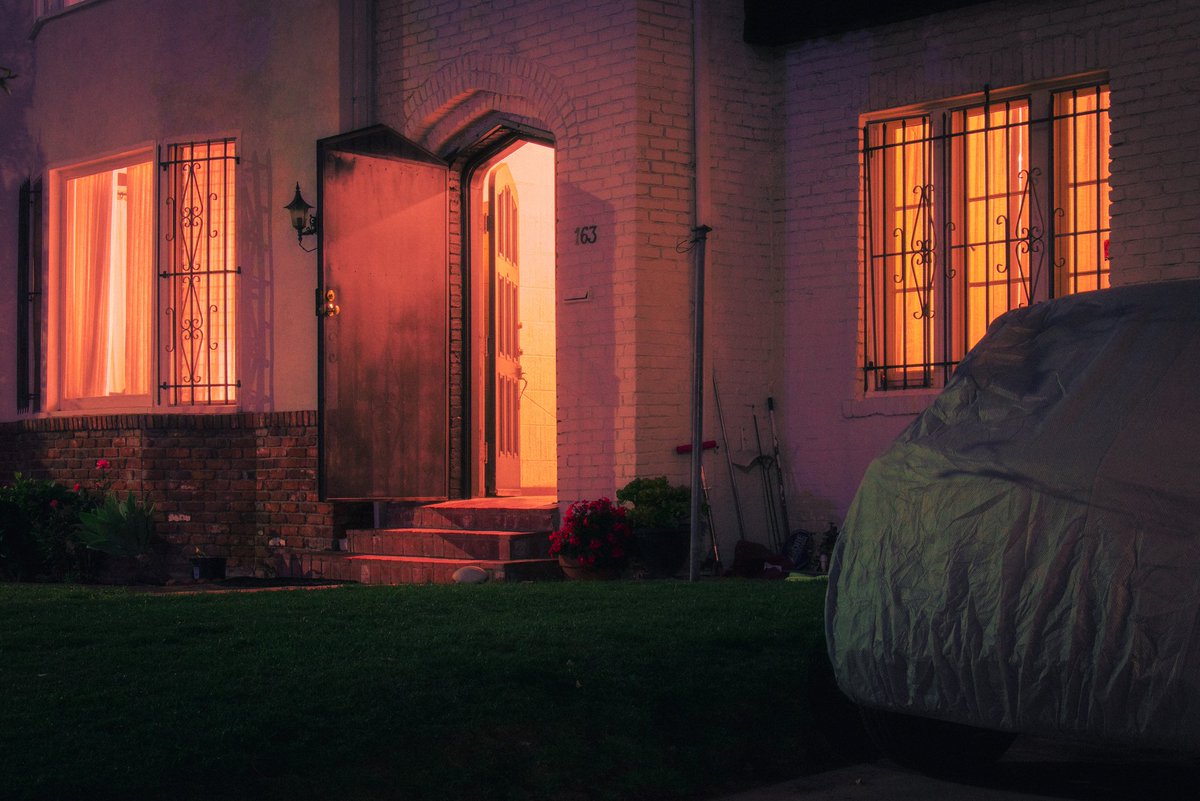 _burnsun_'s tweet image. Taking Photos to Feel at Home