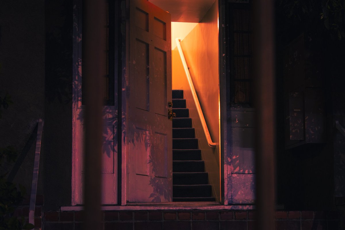 _burnsun_'s tweet image. Taking Photos to Feel at Home