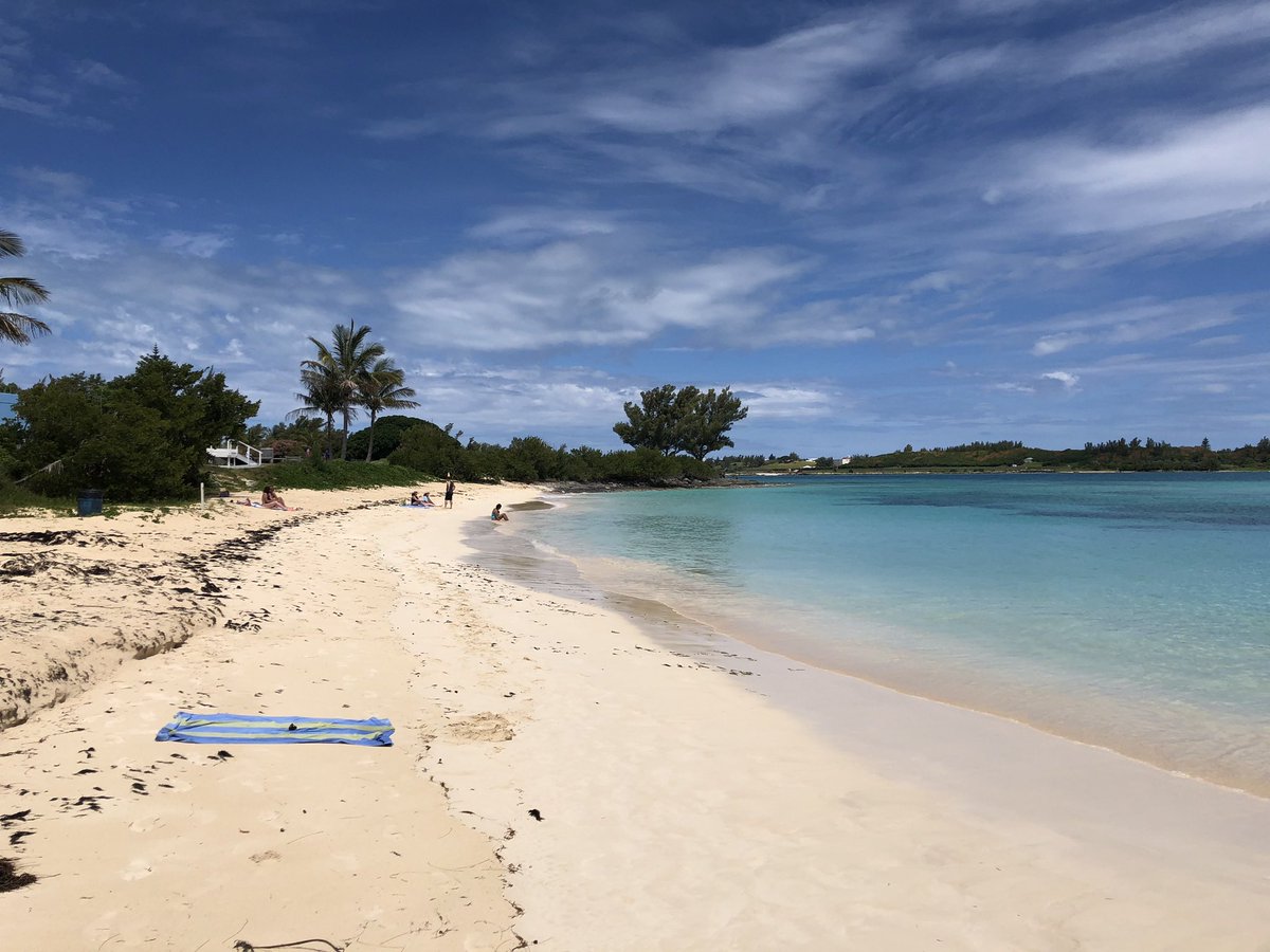 HulksPete's tweet photo. #haveaBermudafulday
#Bermuda
#beachvibes
@Bermuda 
@BTAInsights ….and this is a busy day. 😂 https://t.co/lw134js1dK