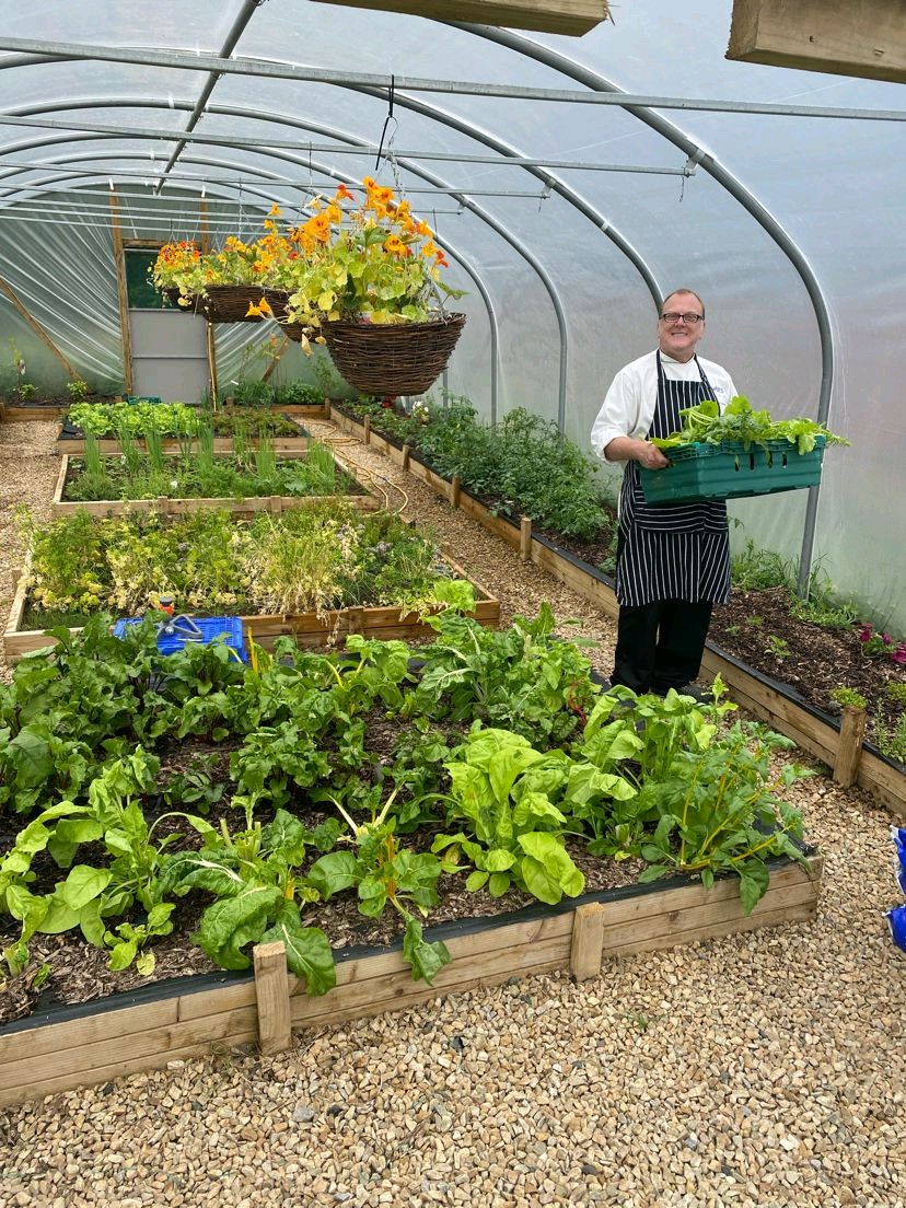 Shane & Dean our Chefs have been busy in our Polytunnel & our guests are already enjoying their produce of fresh Spinach & Kale in our Mulberry Restaurant 👩‍🌾👨‍🌾 #polytunnel #growyourown #sustainability #greenhouse #goodfoodireland #⭐️⭐️⭐️⭐️⭐️ #mayo