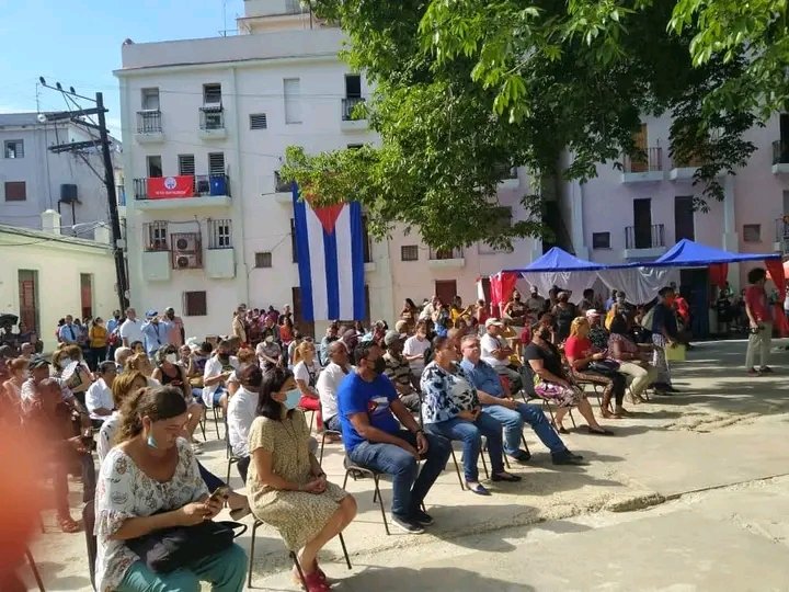 MincinCuba's tweet photo. Participaron y se reconocieron a actores del #ComercioCuba del territorio de la Habana Vieja, en acto Político-Cultural desarrollado en la mañana de este jueves, en San Isidro, en saludo al próximo aniversario de los Asaltos a los Cuarteles Moncada y Carlos Manuel de Céspedes. https://t.co/YwO36UktmG
