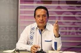 QueQuintana's tweet photo. #AMLO no descartó incluir en su gabinete a Carlos Joaquín González, gobernador de #QuintanaRoo

Nota: https://t.co/8aSnHYFOx3 

#Corrupción #Gobierno https://t.co/RWl4hPKzpz