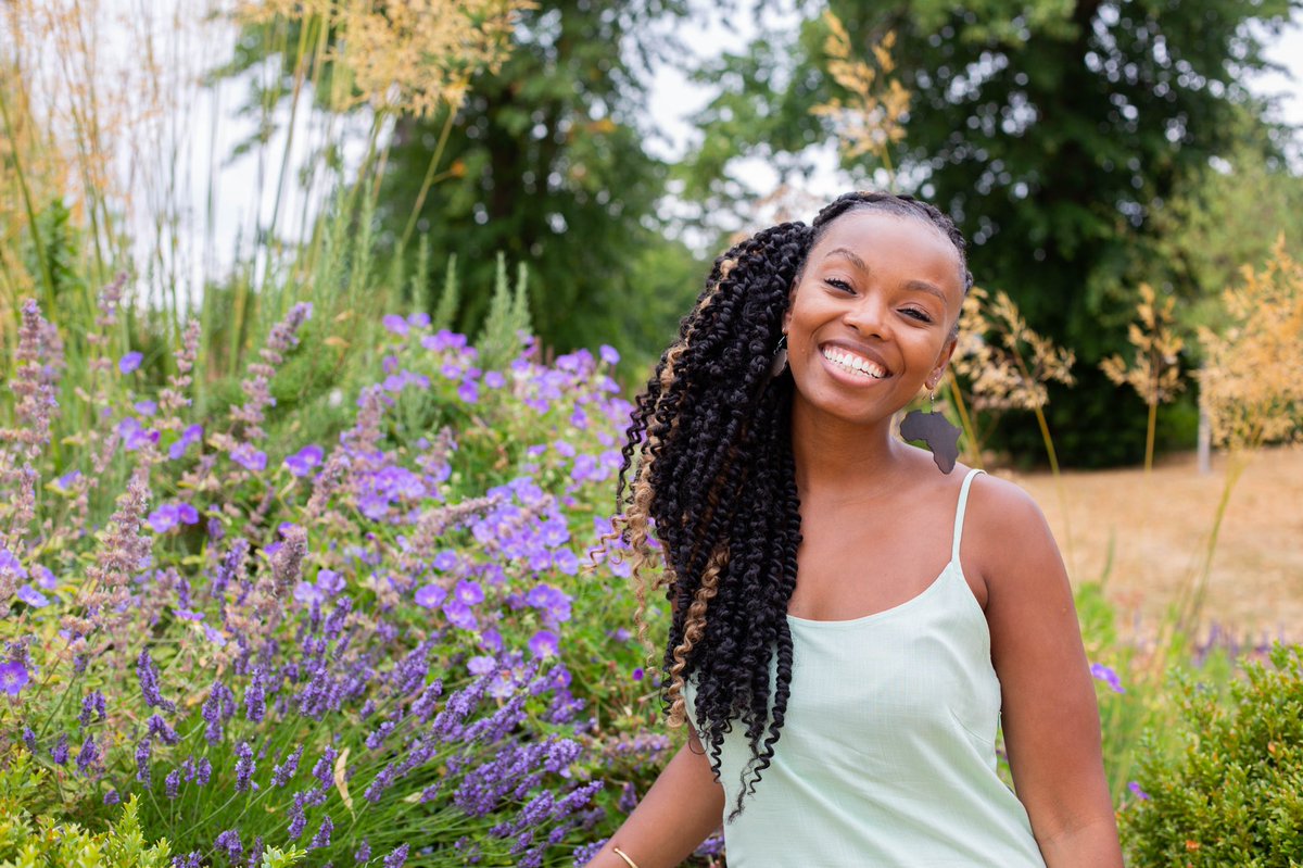 _shaniakilah's tweet photo. It was so wonderful sharing my journey thus far about all things writing, reading and community at @black_pens

Thank you so much for having me, it was everything 💛✨

📷 @PreciousGNSD https://t.co/mbK1iAObJO