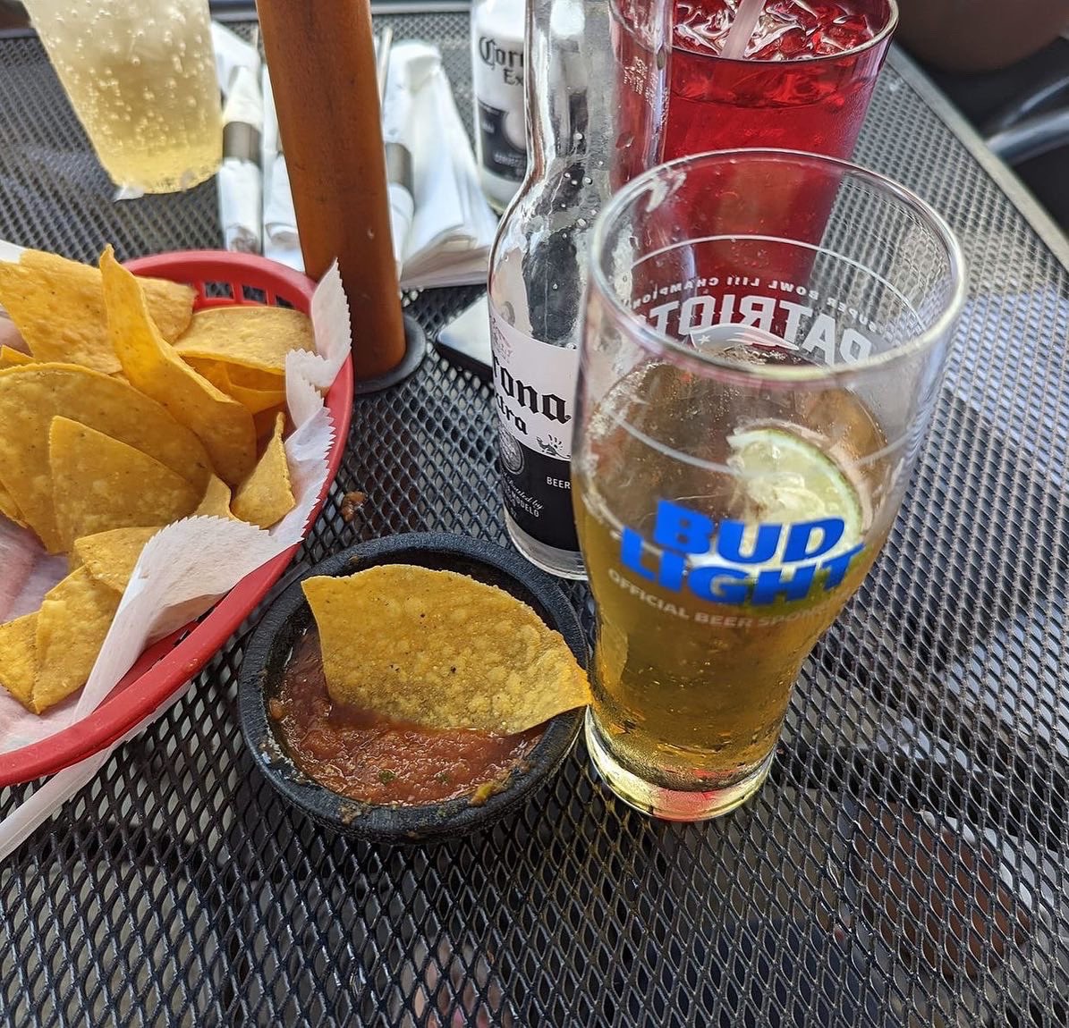MexicanPotro's tweet photo. Is it ok to lead with “taco, taco taco,” if we post pictures of flautas too? 😜🧐🤔 #yumlowell #tacotacotaco #lowelleats #shop978 #dinealfresco☀️ https://t.co/8jM2g6xjRO