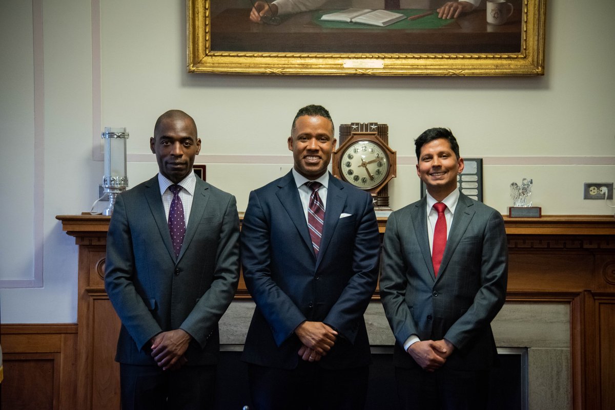 USDOJ_Intl's tweet photo. The development and growth of strong IPR enforcement regimes throughout Latin America and the Caribbean is an important priority for @TheJusticeDept. Learn more about @DOJCrimDiv’s International Computer Hacking and Intellectual Property #ICHIP Program at: https://t.co/QebRKbWqcu https://t.co/WgvBqIIA2c