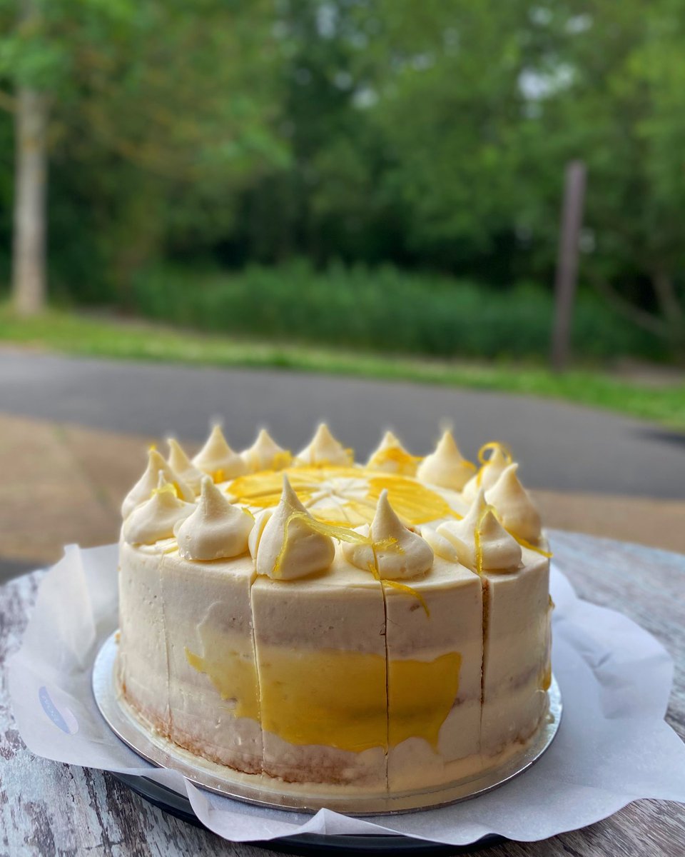 🍋 When life gives you lemons… 🍋 

Did you know we sell a range of delicious cakes baked locally by Artisan Bakes Ltd.? 

This one is a Very Lemon Layer Cake! 😋