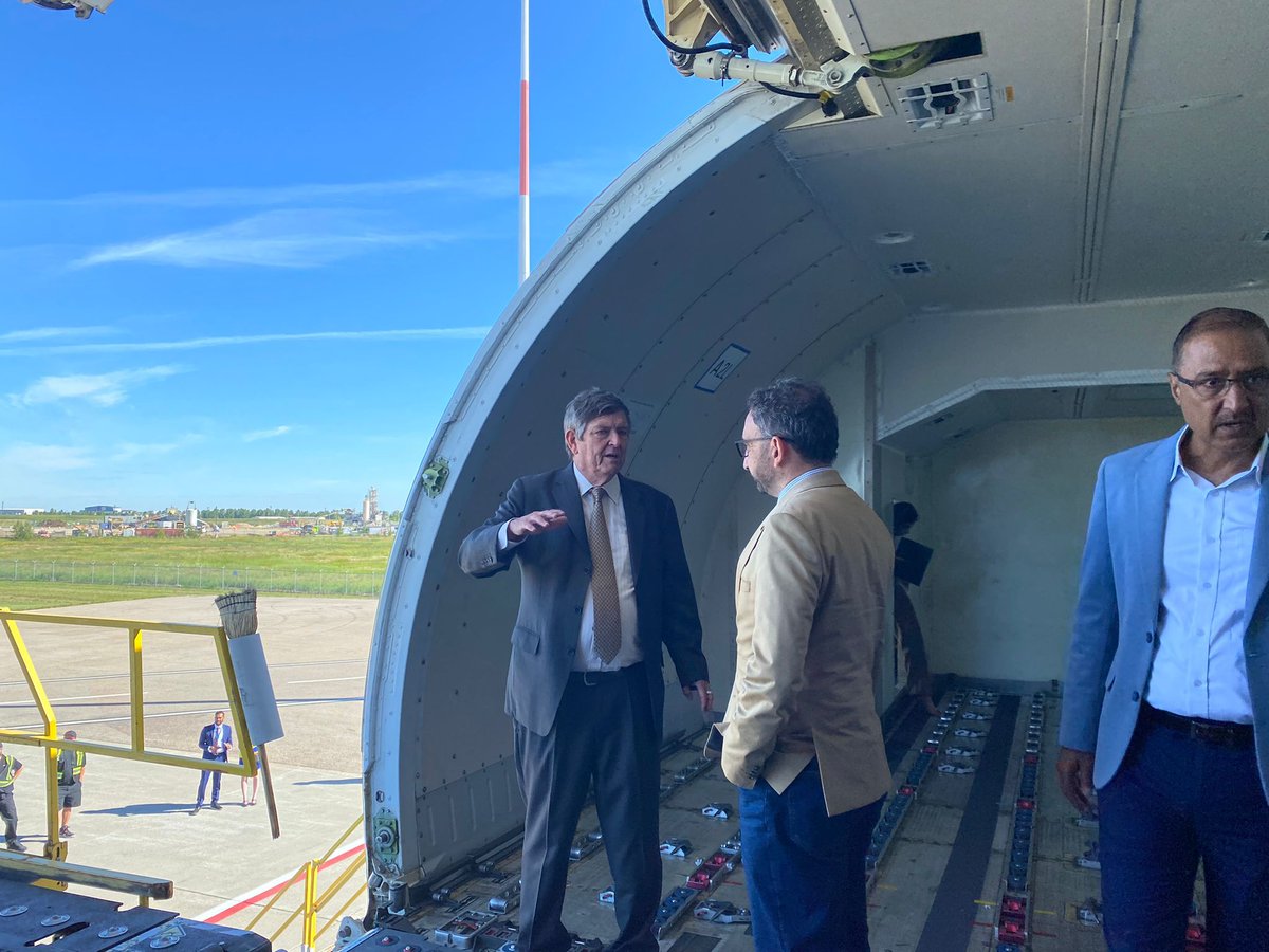 OmarAlghabra's tweet photo. We are helping Canadians deal with the rising cost of living by investing in our supply chain at @flyEIA. This will improve the movement of import and export of goods and strengthen the local economy in the region of Edmonton.
https://t.co/xZQtsujTZZ https://t.co/WrQmAXyXH3