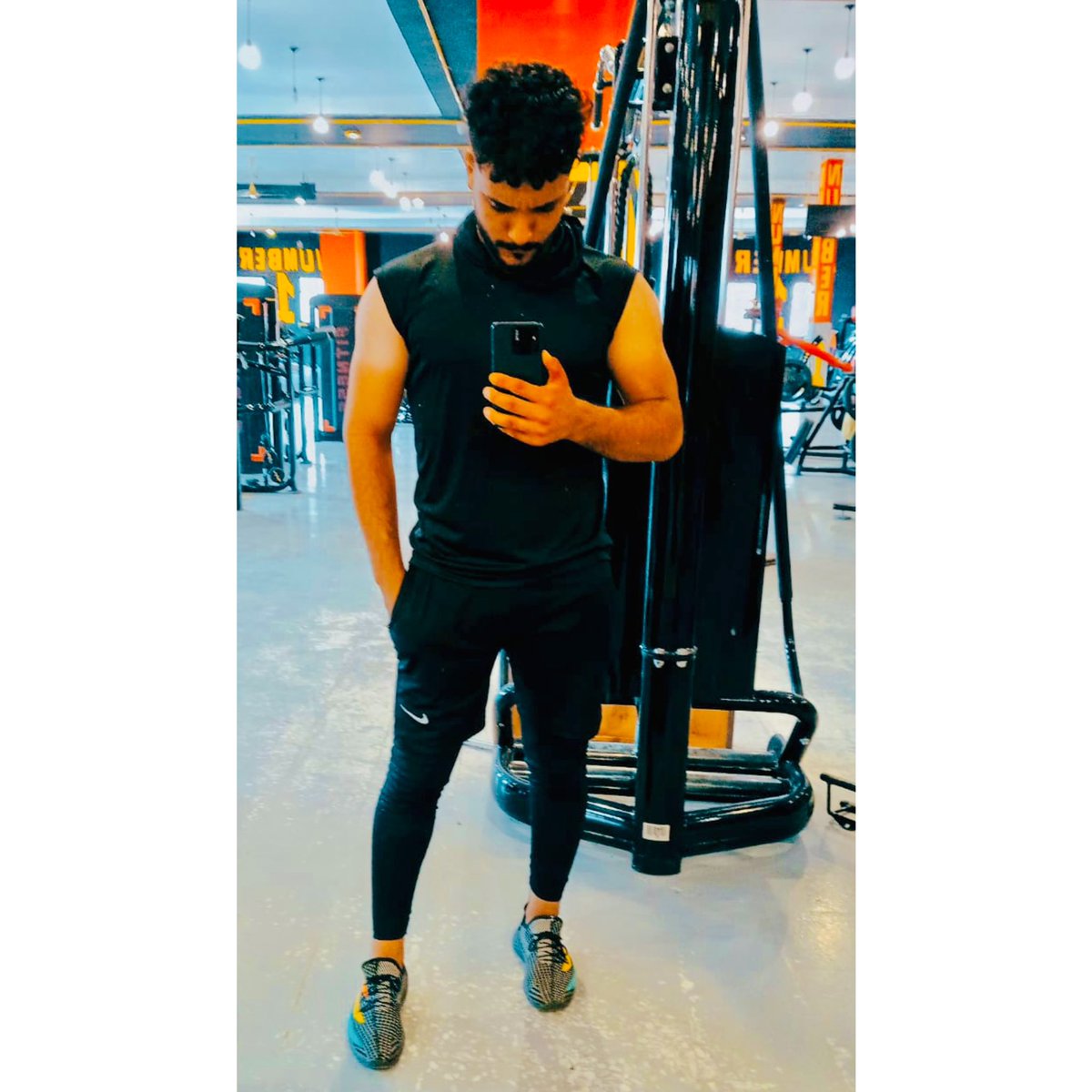 - هيموتوا يشوفوني واقع … 🌪