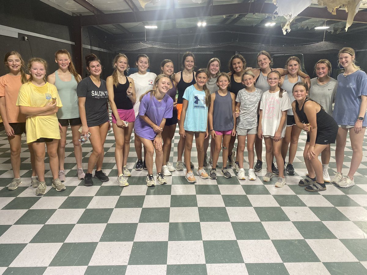 LadyTroopersSB's tweet photo. Last day of summer workouts!💪🏼 These girls showed up and showed out all summer long.🏋🏻‍♀️ When school starts back, we’ll pick up the grind again. 

Little ice cream celebration for last day🍦🍦 https://t.co/M0NhmHbOeD
