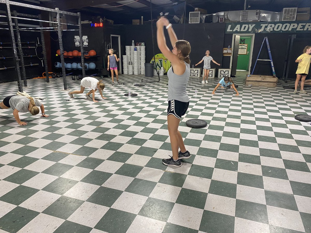 LadyTroopersSB's tweet photo. Last day of summer workouts!💪🏼 These girls showed up and showed out all summer long.🏋🏻‍♀️ When school starts back, we’ll pick up the grind again. 

Little ice cream celebration for last day🍦🍦 https://t.co/M0NhmHbOeD