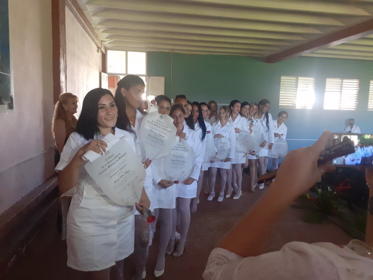 Eduardo70897732's tweet photo. En el día de hoy se realizó la Graduación #34 de Enfermería en #Colon, felicidades por su entrega, amor y sacrificio.
@JosSant89985672 
@WongCorrales 
@HdezNaisa 
@SuselyMorfaG 
#Colon_Salud
#MatanzasPorLaSalud https://t.co/swxeOM3FWl