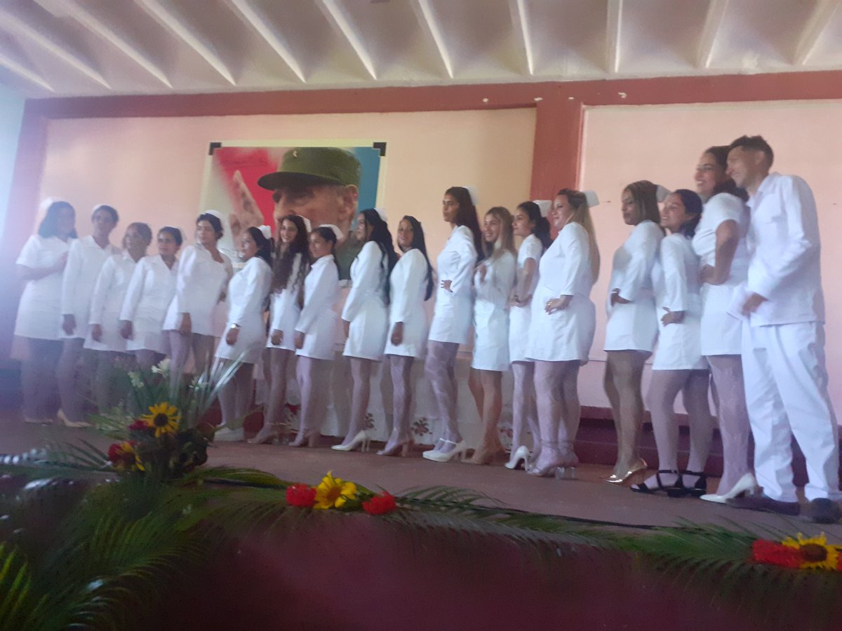 Eduardo70897732's tweet photo. En el día de hoy se realizó la Graduación #34 de Enfermería en #Colon, felicidades por su entrega, amor y sacrificio.
@JosSant89985672 
@WongCorrales 
@HdezNaisa 
@SuselyMorfaG 
#Colon_Salud
#MatanzasPorLaSalud https://t.co/swxeOM3FWl