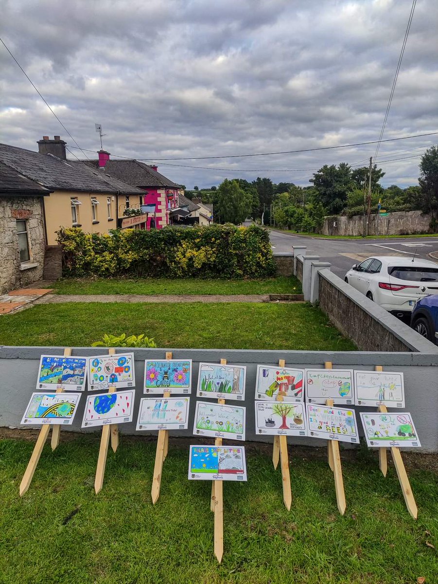 ClonlaraDevelop's tweet photo. Look out around the village for the 15 winning entries into the @ClonlaraNS Tidy Towns art competition 🎨 The signs are not only fabulous but they spread anti-littering and bee friendly messages throughout the community 🐝 https://t.co/PYT5bl2shL