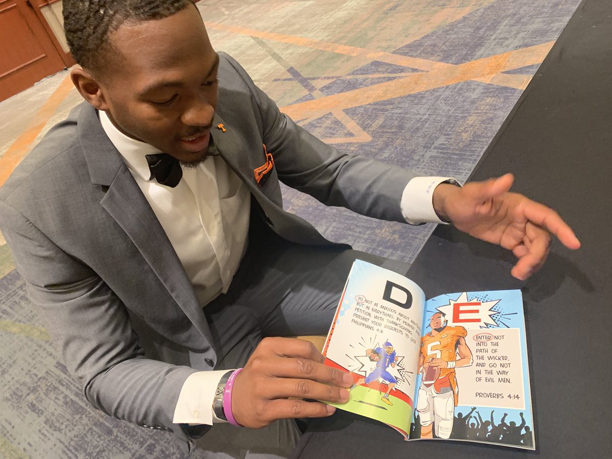 CFBHeather's tweet photo. The highlight of ⁦@SEC⁩ media days for me has been easily - hands down - getting to know the players. How about ⁦@henhook2⁩ and the book he wrote? Oh yeah, he also stopped by ⁦@NasdaqExchange⁩ and day trades with his sister, is working on his masters degree! https://t.co/8Pqdz1JbEU