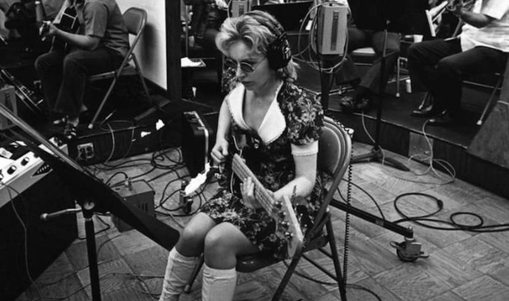 chrissteinplays's tweet image. How the fuck is Carol Kaye not in the @rockhall ???