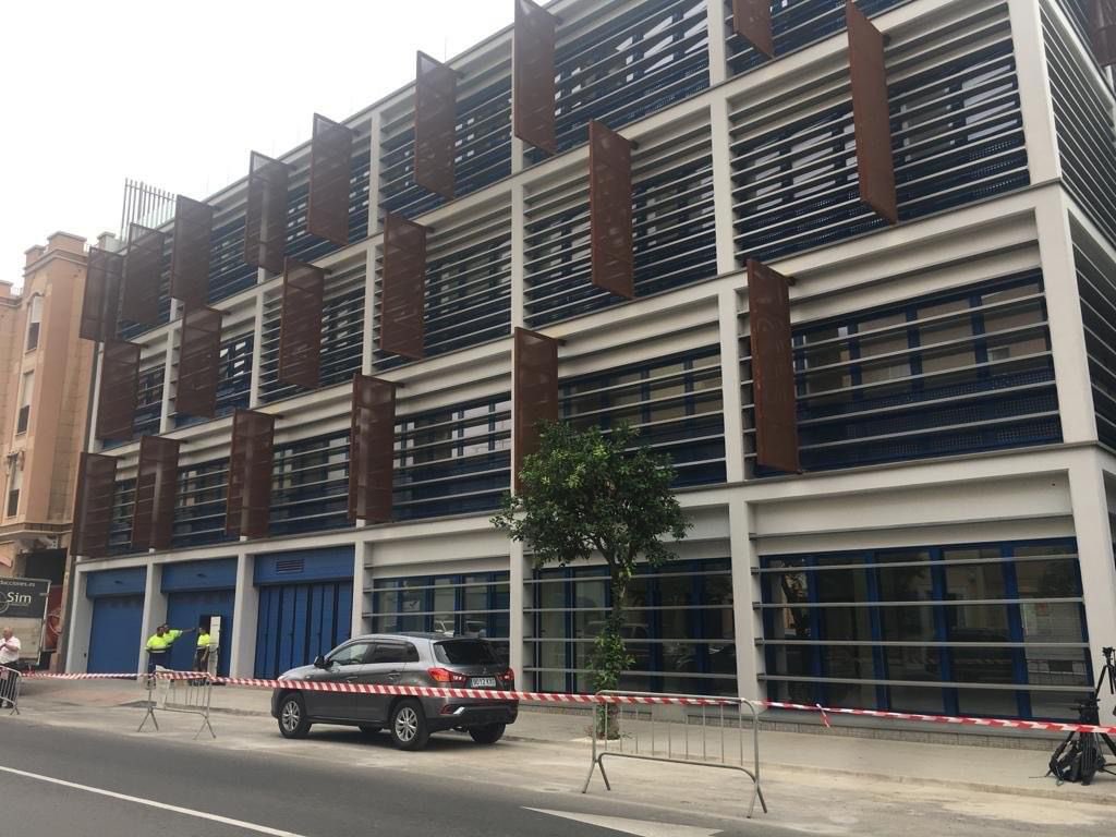 nexo52's tweet photo. Uno de los miembros de nuestro estudio,que ha dirigido las obras de la nueva  Comisaría de @policia_localML ha acudido hoy al acto de recepción de esta obra. @MelillaGobierno https://t.co/l2kZ9M4ydn