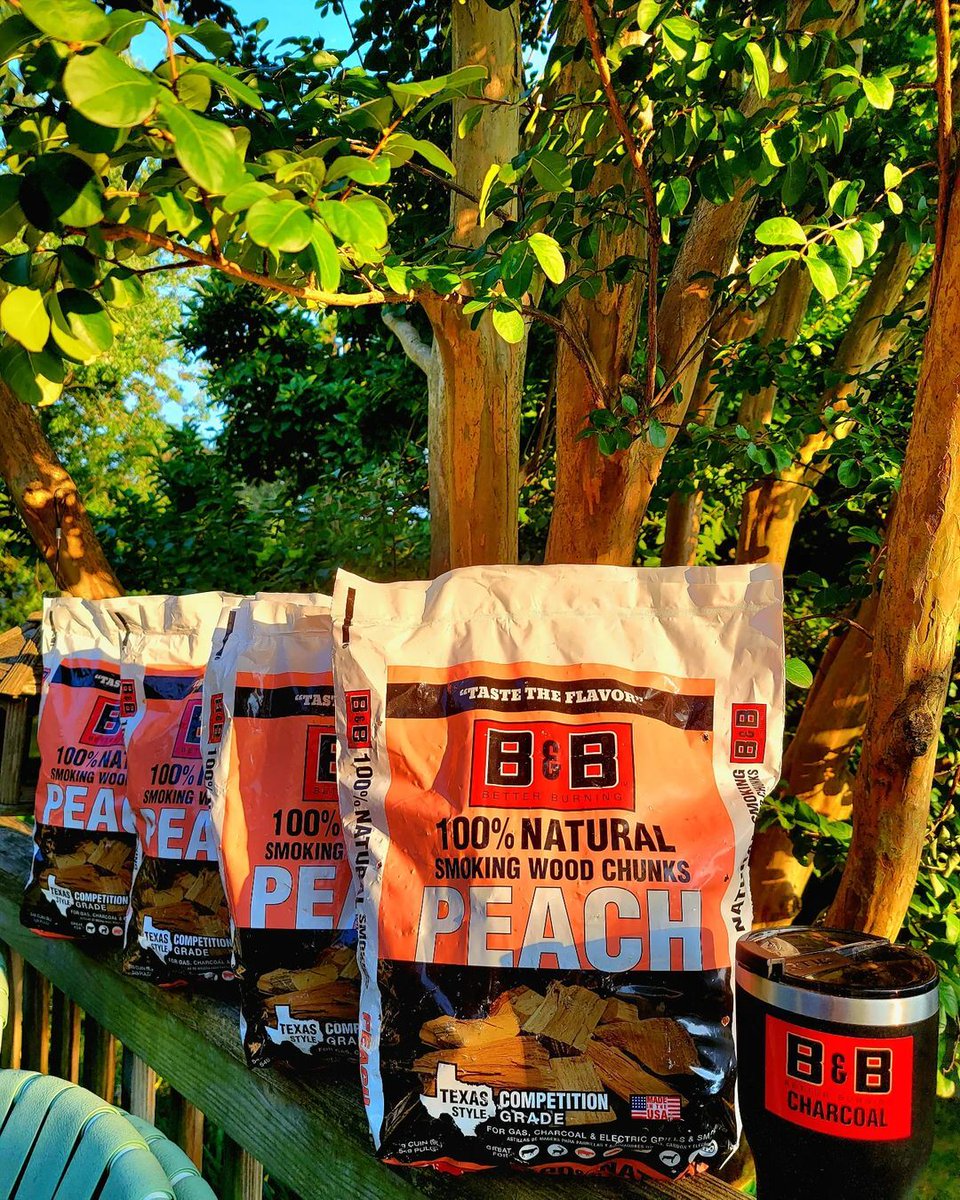 bbcharcoal's tweet image. Life is just peachy when you have B&amp;amp;B 🍑🙂

📷Chris_BBQ_Mayne

#bbcharcoal #cleanburn #chargriller #awardwinning #bbq #barbecue #barbeque #smoked #pitmaster #charcoal #bbqlife #bbqlove #bbqlifestyle #pitmasters #grilling #woodchunks