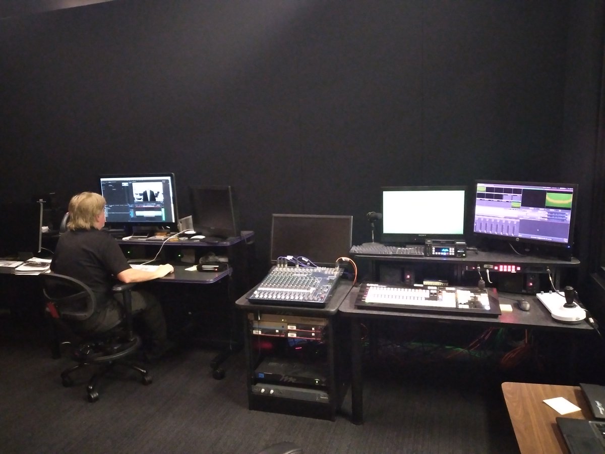 ESCRegion20's tweet photo. Have you seen our robust video recording studio, fitted with an audio recording station and booth?, ready for all your audio and video recording needs? Stop by today!
#escregion20 #school #educators #teachers https://t.co/wqpdl9kH5W