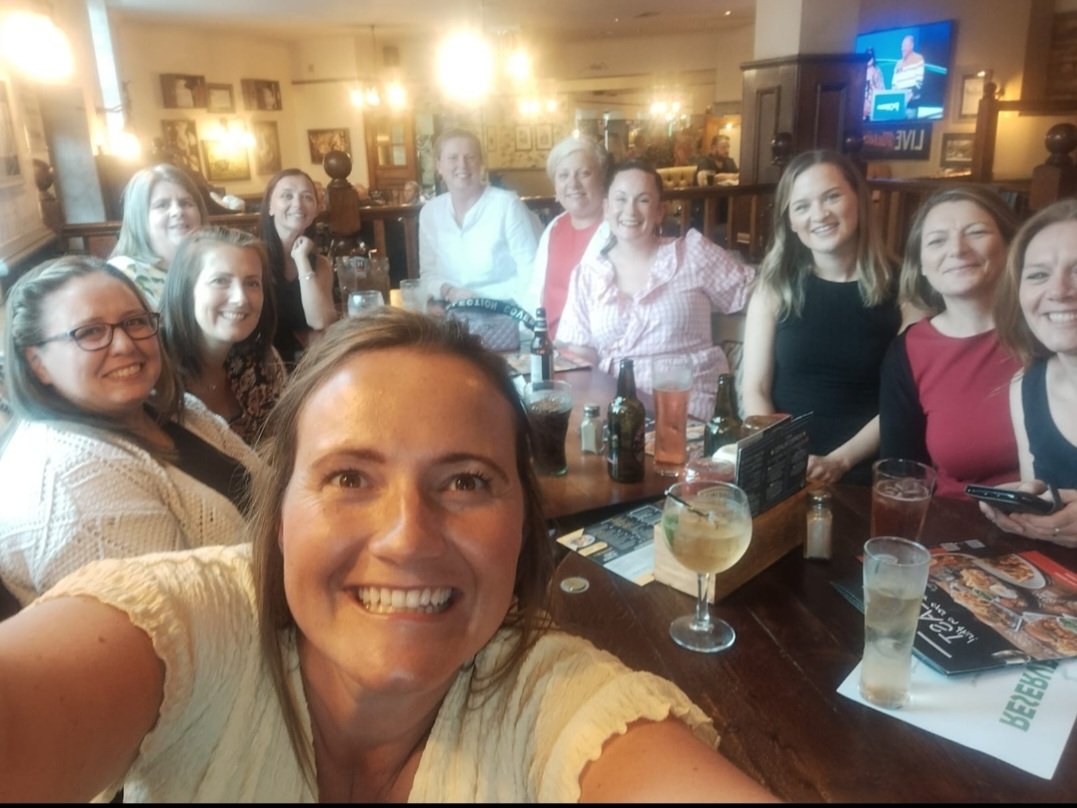 #TeamPurple off out to support our <a href="/CorfieldKirstie/">Kirstie Corfield</a> in #VicarofDibley <a href="/peoplestheatre/">People's Theatre</a> - break a leg!!!