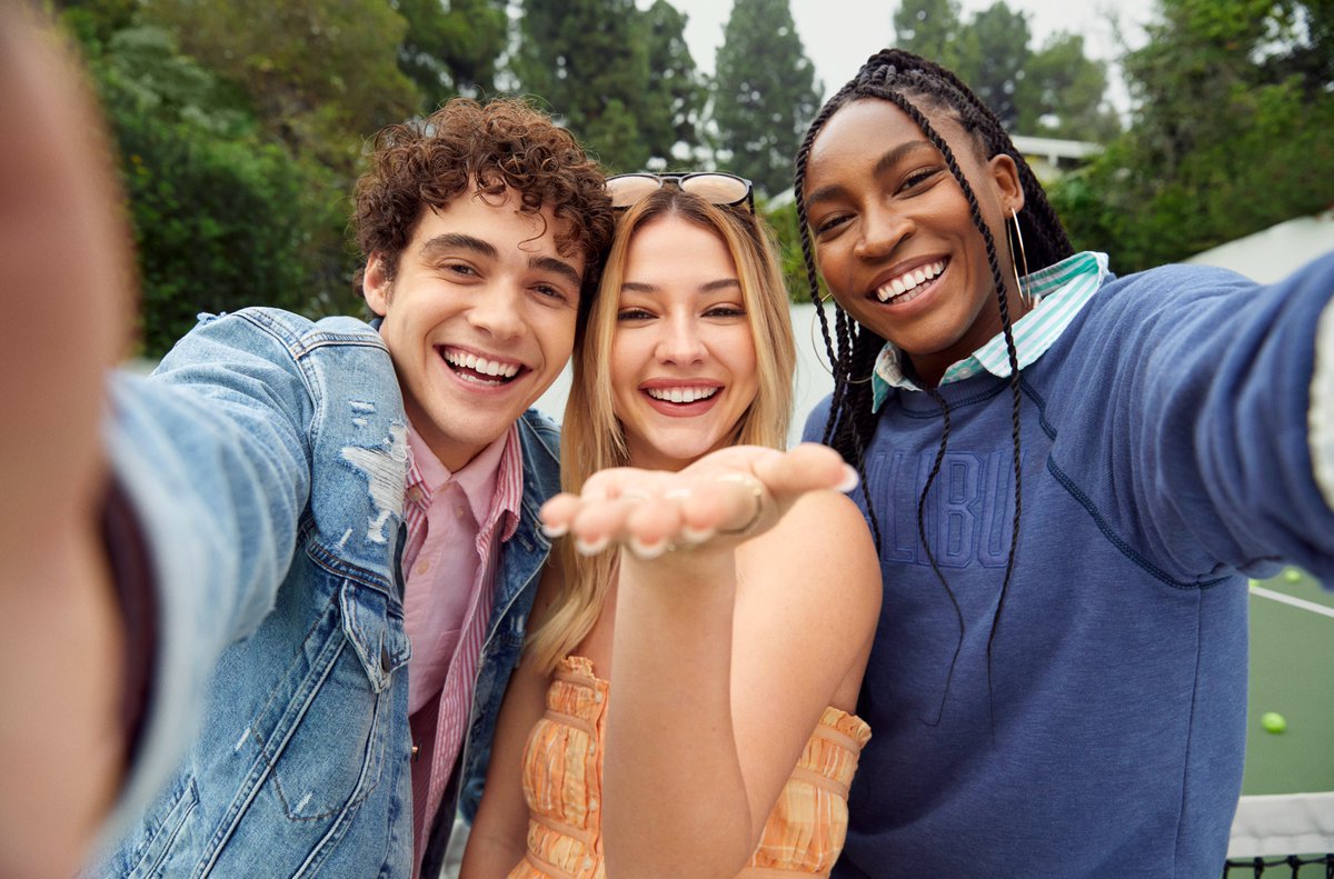 Queremos que te veas chic y te lleves todas las miradas. Por eso tenemos nuestro convenio con <a href="/AEOCOL/">American Eagle Col</a>, para que compres la ropa más trendy del mercado, mientras ahorras. ¿Info? Ve aquí: clubvivamos.com/ropa-y-accesor…