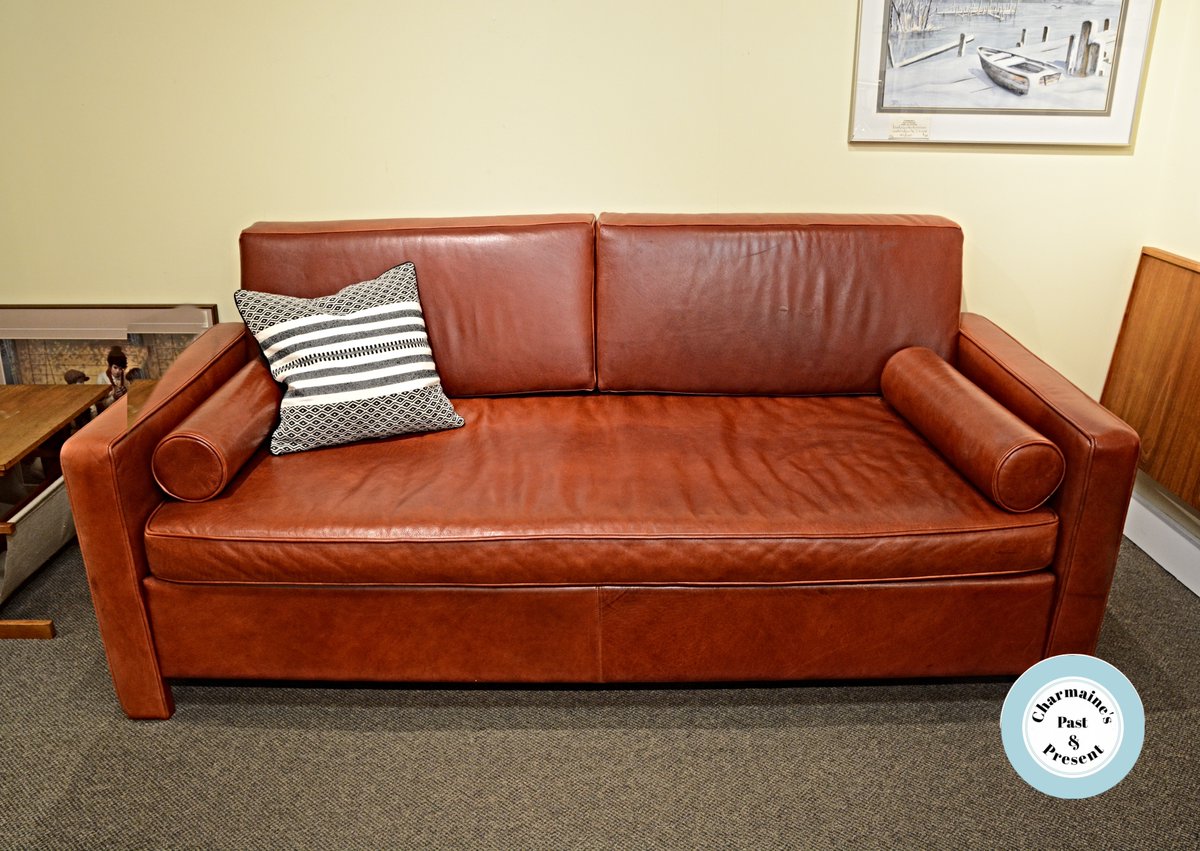 charmainesVic's tweet photo. Kick back and relax on this amazing vintage leather daybed with bolsters. For more info check it out at this website link:
https://t.co/AJNUnsqleU
#vintage #leather #vintagedaybed #daybed #amazing #victoriabc #yyj #local #shoplocal #charmaines https://t.co/K5ITl9vnFS