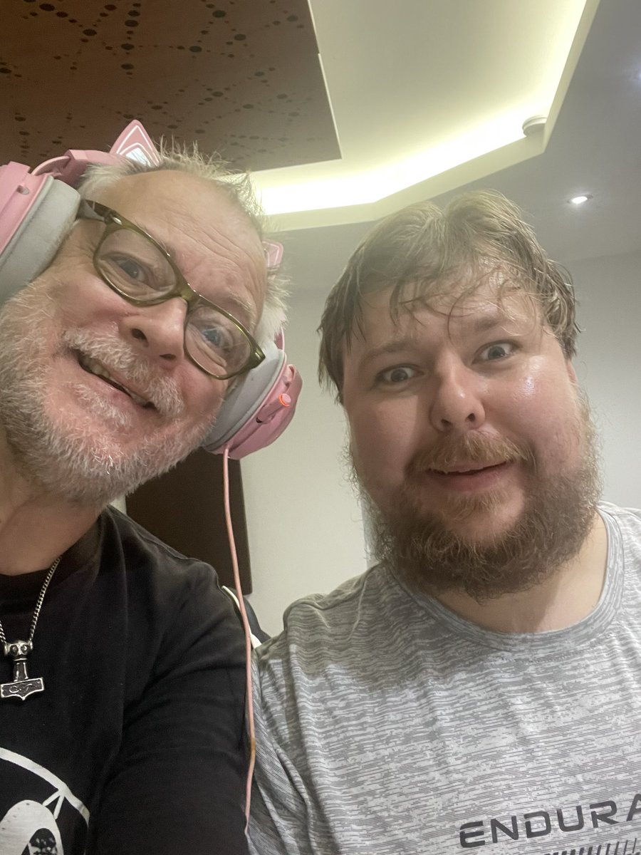 Papanomalyxd's tweet photo. Yay! A shorter ”Start Streaming again”-stream.  @realTheSuspect will hold my hand to make it work. CS with Anomaly! 👍🏼 https://t.co/5FNHPbAwQT