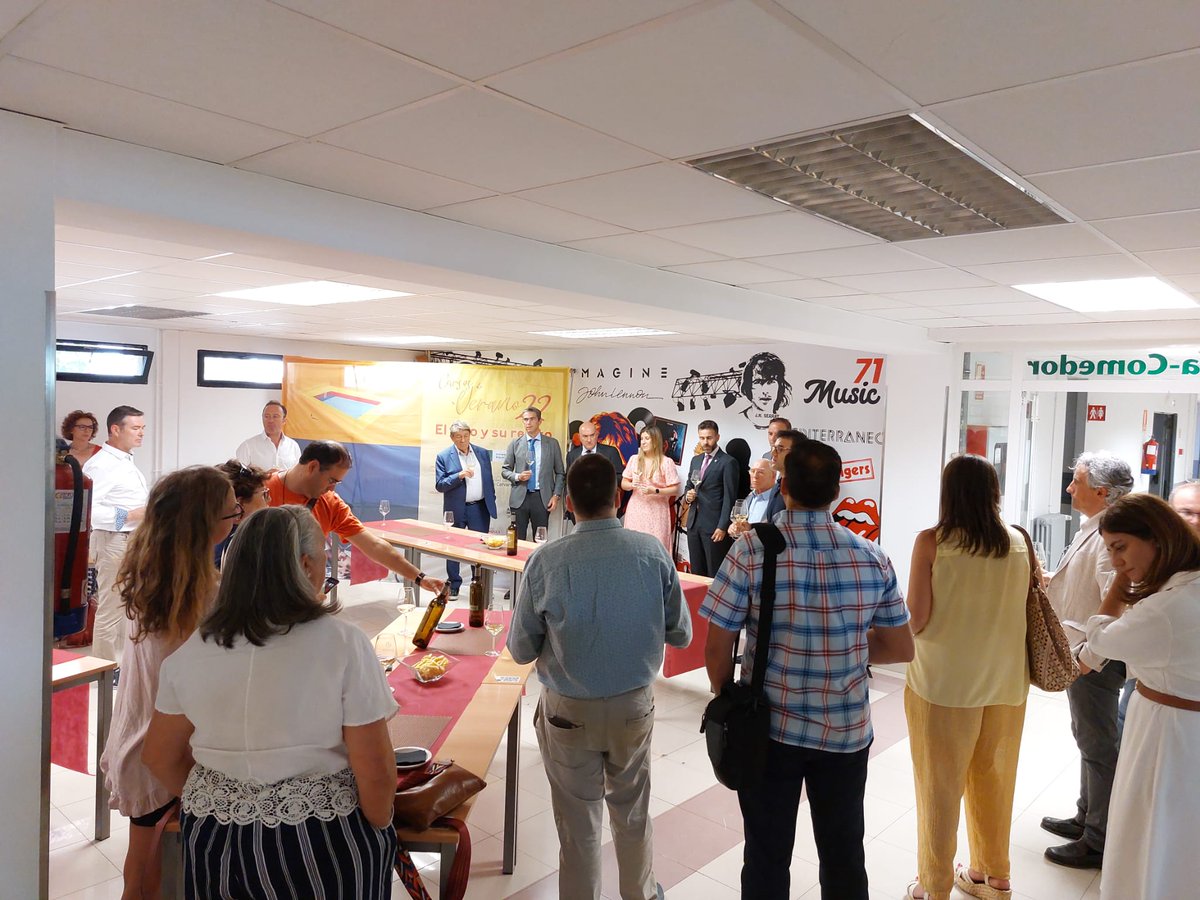 #UEMC
#BodegasVizar
<a href="/cepedaOn/">Luis Cepeda</a> 
#DORueda
Espectacular maridaje de vino blanco DO Rueda y tinto "recién estrenado" de Bodegas Vizar Vino de Pago con quesos El Gran Cardenal de pasta blanca y especialidades!
Agradecer a Luis Cepeda e Isabel Turrado sus comentarios!