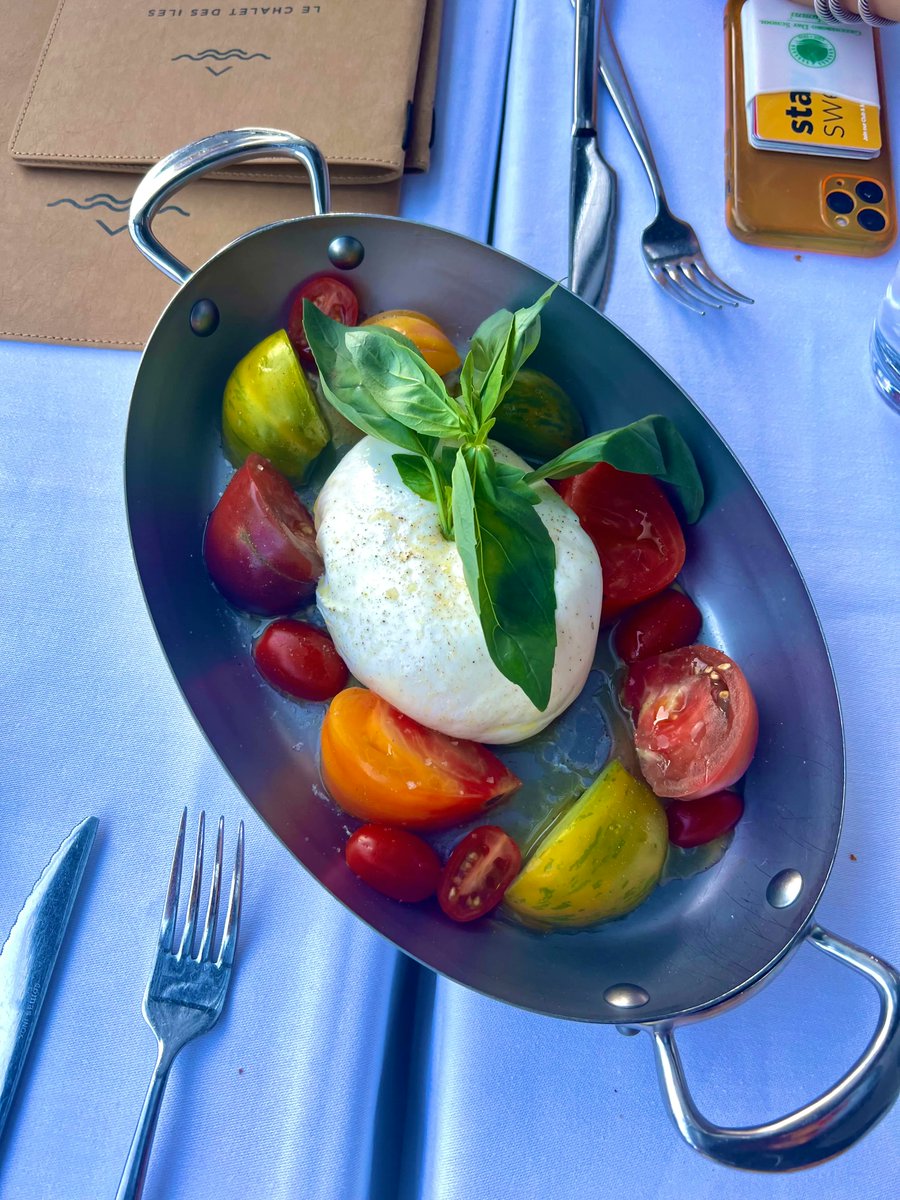 Booster2Success's tweet image. L'été a commencé &amp;amp; la chaleur est redescendue☀️
Paris et ses terrasses nous offrent leurs plus belles vues. B2S a sélectionné quelques lieux pour vous aider à bien commencer l'été &amp;amp; vous rafraîchir pour un afterwork entre collègues avant les vacances !

buff.ly/2AUBa1b