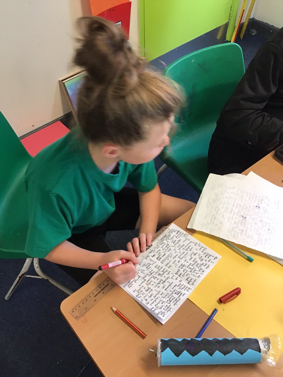 LindenRDRowan's tweet image. @LindenRDRowan #LindenEnglish #LindenReading  #CharlieChangesintoaChicken @stubbleagent 
We’ve now written our own short stories, based on the book! Well done Year 4! 
@LindenRoad