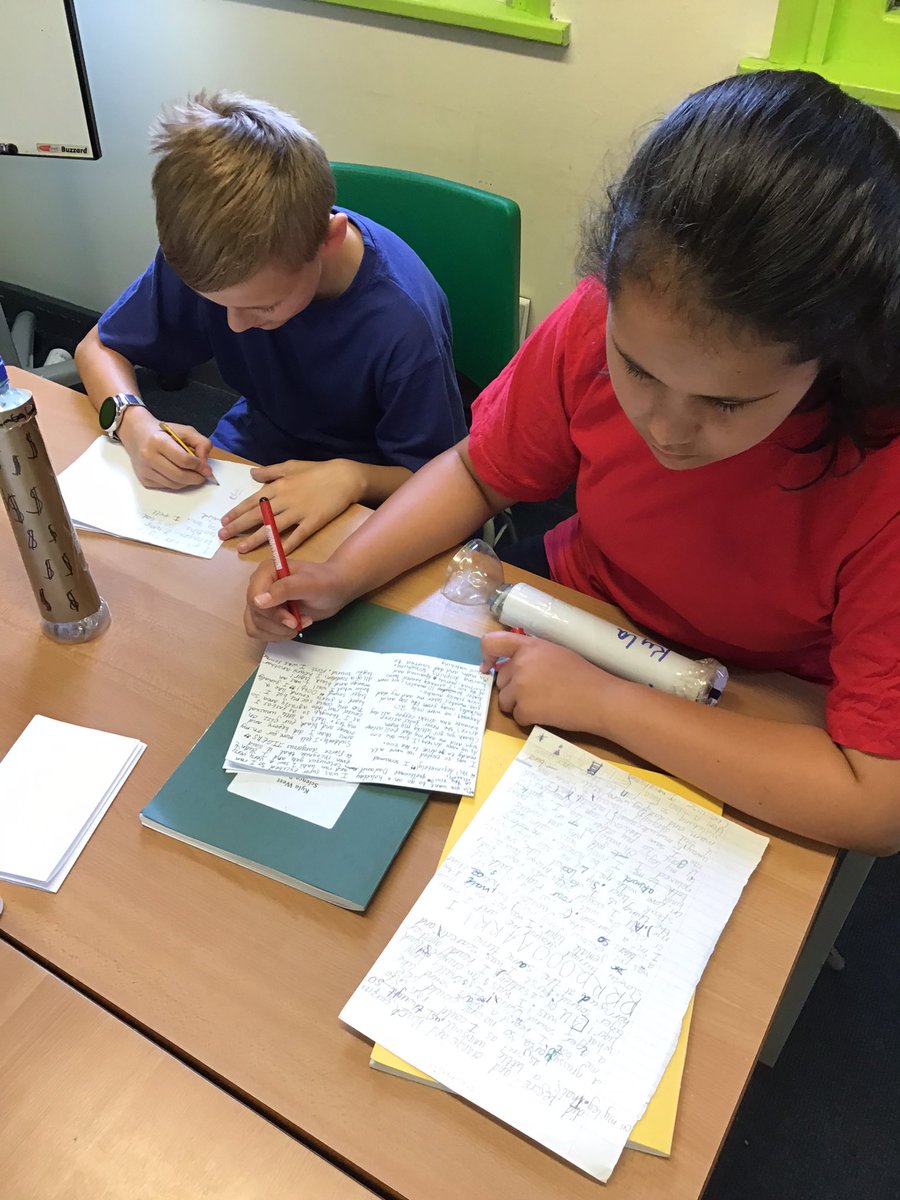 LindenRDRowan's tweet image. @LindenRDRowan #LindenEnglish #LindenReading  #CharlieChangesintoaChicken @stubbleagent 
We’ve now written our own short stories, based on the book! Well done Year 4! 
@LindenRoad