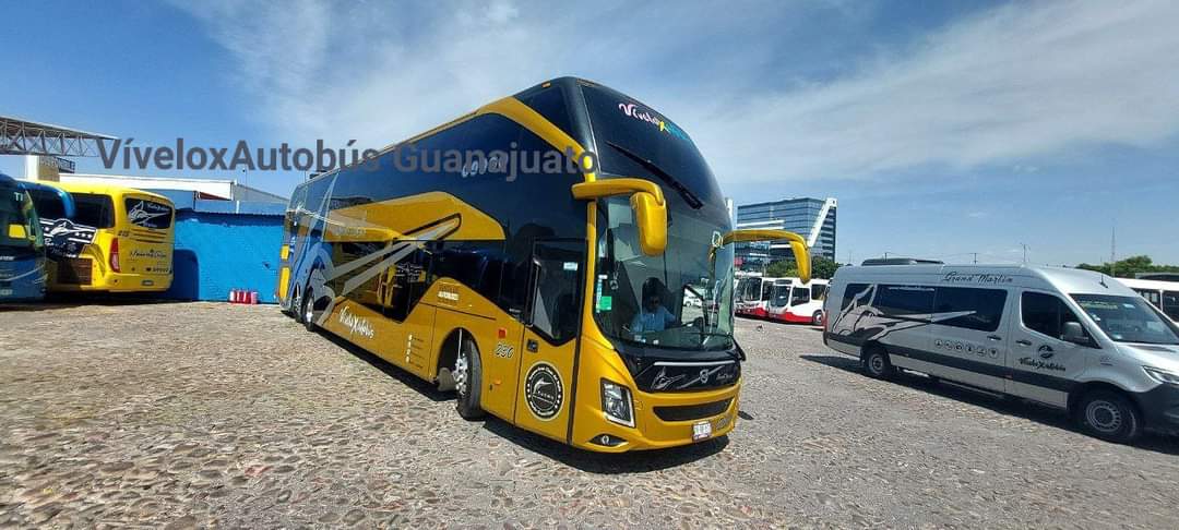 Más allá del servicio, VíveloxAutobús Guanajuato.
#Rentadeautobuses #21julio #fypシ #busesofinstagram #viralpost #viajes #volvo #volvodd #agenciasdeviajes #photographychallenge #viajando #ViveMexico #fb
