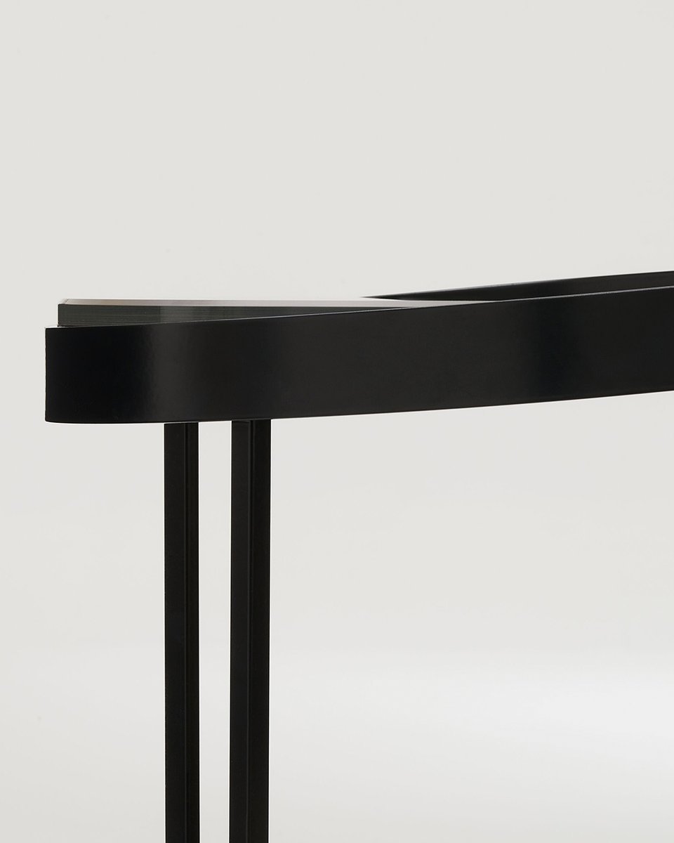 StudioTKSocial's tweet image. Play around with various sizes of Sly Tables to create the look of overlapping and nesting. Sly tables have a unique base design incorporating three diameters and heights, comprising Side, Occasional and Coffee Tables. 
#studiotk #slytables #nestingtables