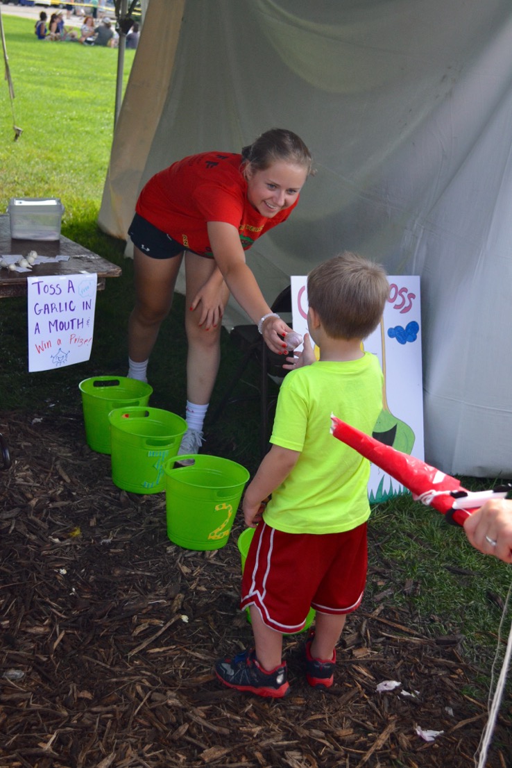 Pssst...did you know that you can get into Garlic Fest for free? Sign up for a volunteer shift and get a free GF shirt, free admission, and VIP parking! Learn more and sign up at mngarlicfest.com/volunteers @GarlicMN