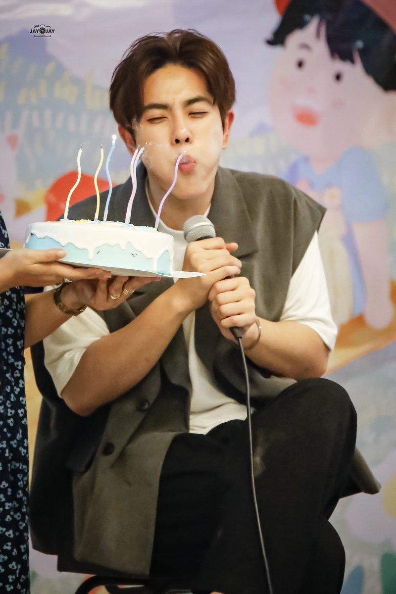 CSWM_SW's tweet photo. Sweetest 24 to my Mixmeow❤May u be showered with full of blessings,luck, success and love.May happiness &amp; healthiness be with u too.Dont grow too fast,https://t.co/8hUBhJ7ocF you then,now &amp; ever.Lets count the stars together and set the milestones together.
#แฮปปี้24มิกจิ๋วเดย์ https://t.co/5PmrWpKqkf