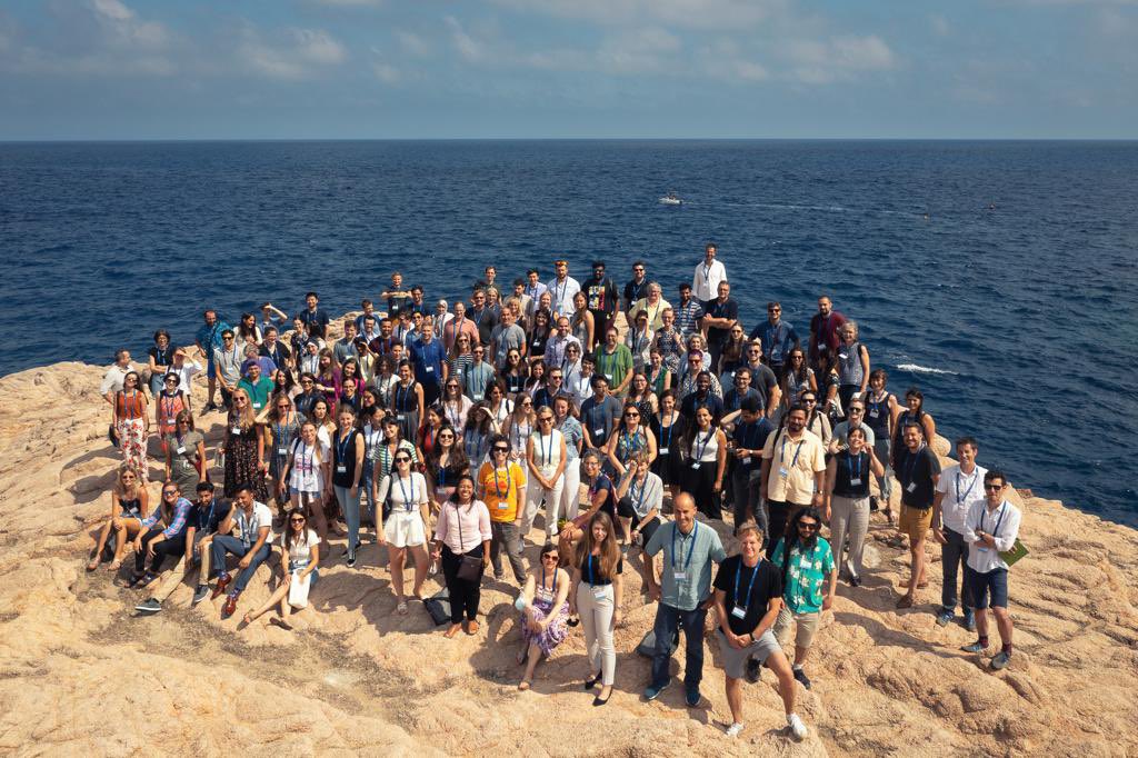 fracjack's tweet image. We kinda resemble RNA distribution in a cell… good #EMBOrnaLocalization @EMBOevents