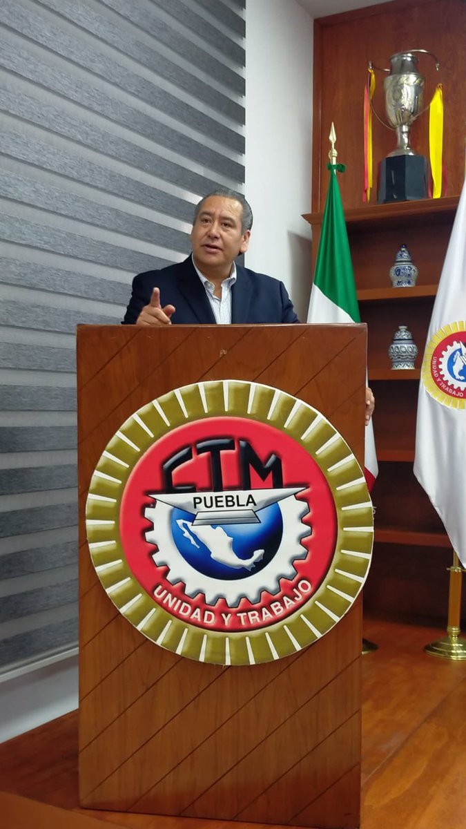 <a href="/leobardosoto/">Leobardo Soto</a> Líder de la <a href="/CTMPuebla/">CTM_FTPuebla</a> se pronunció en contra de #ISR por ser una recaudación Federal que lesiona al salario de los trabajadores, solicitando a los <a href="/Mx_Diputados/">H. Cámara de Diputados</a> legislen para beneficio de los mismos.<a href="/CarlosAceves_/">Carlos Aceves del Olmo</a> <a href="/CTM_MX/">CTM Nacional</a> <a href="/_LeoSoto/">Leo Soto Enríquez</a> <a href="/arturo_sotom/">Arturo Soto Martínez</a>