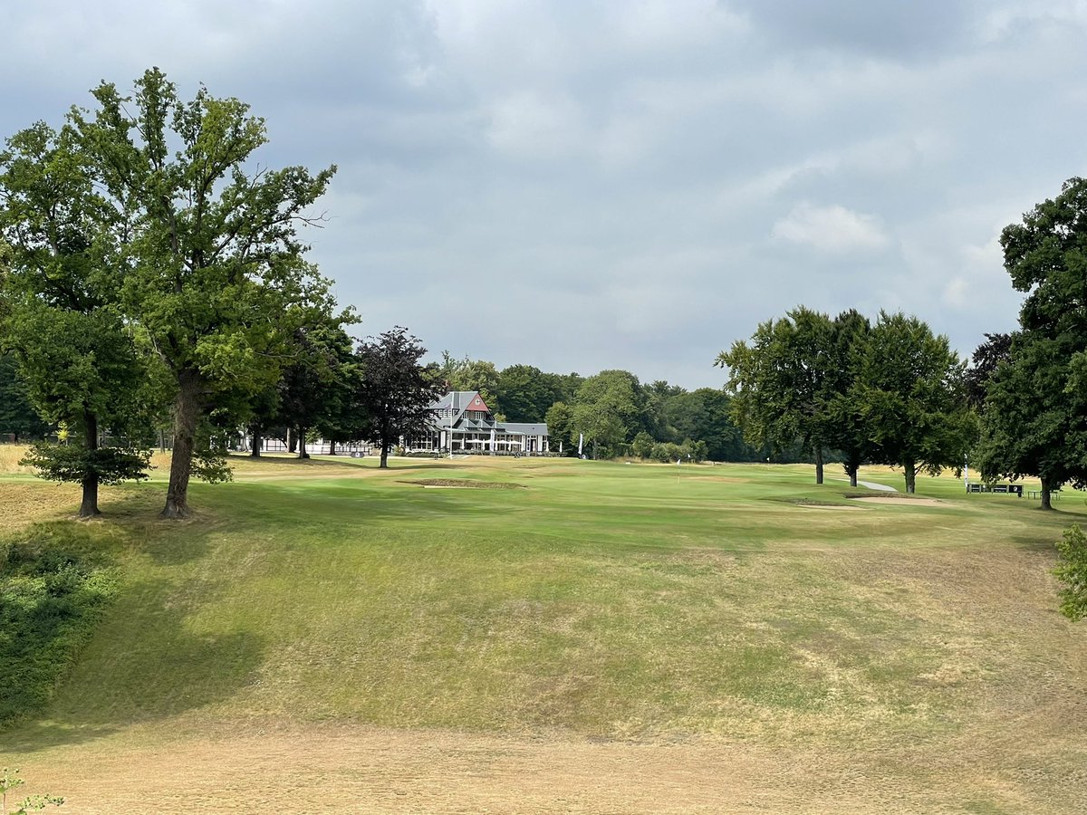 davidou37's tweet photo. 2 jours fantastiques au Golf de Chantilly pour le Team Titleist Invitationnal Encore Merci!  #titleistfrance #teamtitleist #golf https://t.co/6Rpix4KnHZ