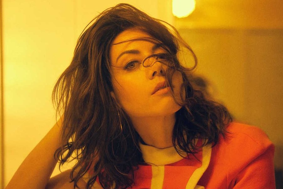 aubrey plaza daily on Twitter