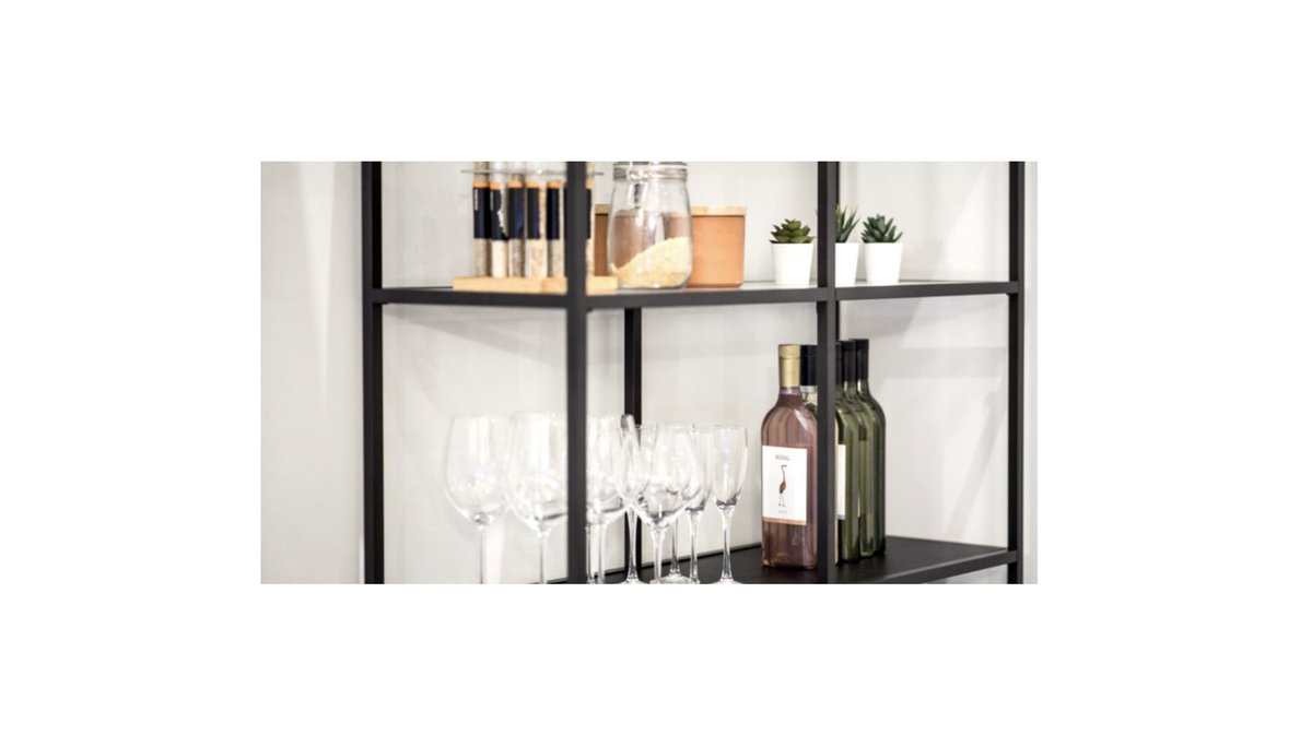 Amcor could be our flat wine bottle producer! bettyswinemusings.com/amcor-could-be…