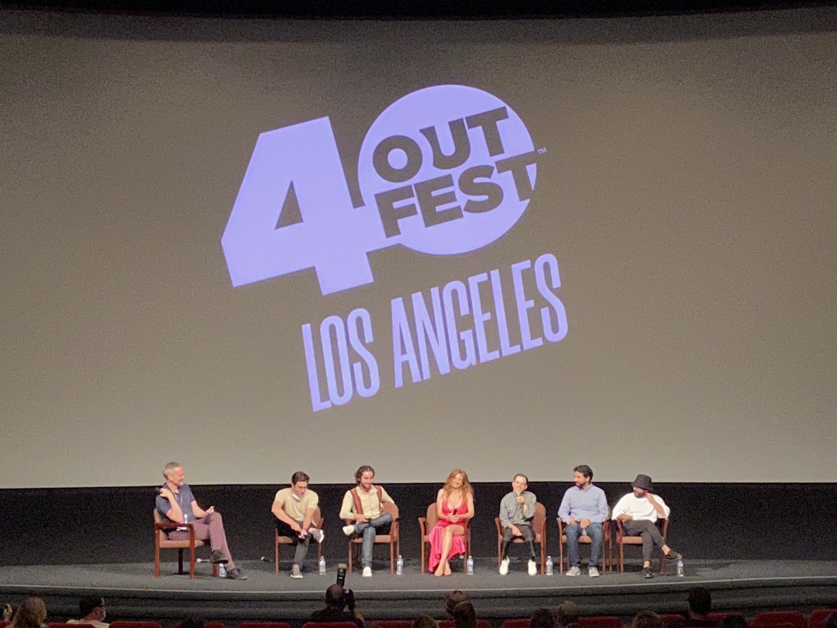 rramos1032's tweet image. Felicidades, @JuanFZuleta y al equipo de #UnidentifiedObjects.  🪐👽🌈

@Outfest #OutfestLA