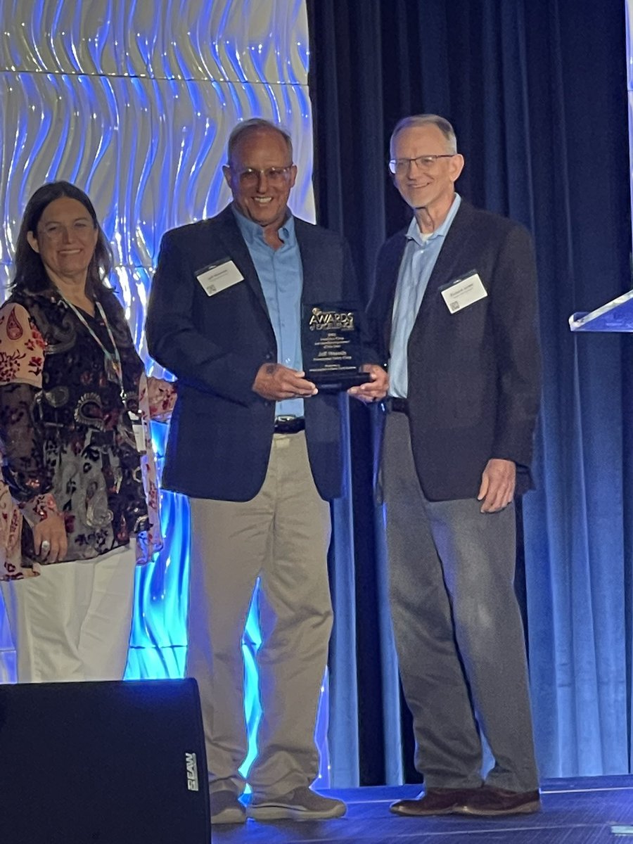 FVC_LindseyC's tweet photo. Check out Jeff Wessels and his prestigious award from Meister Media Worldwide at the #TechHubLIVE 2022 conference in Indianapolis, IN. Thank you, Jeff for your continuous and educational knowledge in the world of #PrecisionAgriculture you deserve it! https://t.co/g4JboczorO