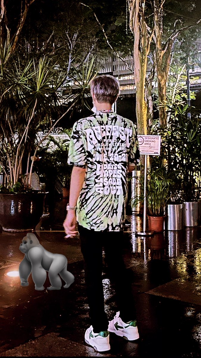 serioussam__'s tweet photo. Monkey business 🐒 https://t.co/5jxXmuMtII