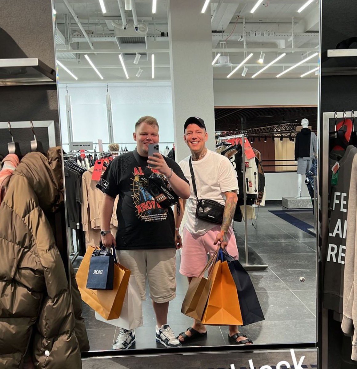 Ontel Monke umd <a href="/TANZVERBOTcf/">TANZVERBOT</a> zusammen shoppen. Das man das noch erleben darf