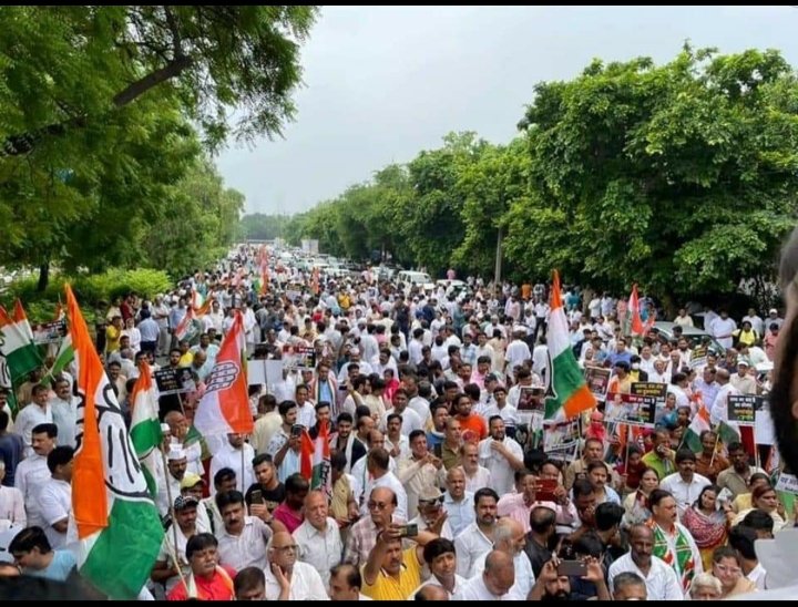 जिंदा कौमें अन्याय के विरुद्ध आवाज बुलंद करने में जरा भी नहीं हिचकती!
<a href="/INCBihar/">Bihar Congress</a> <a href="/INCIndia/">Congress</a> @BHAKTACHARANDAS <a href="/PYINCB/">Pankaj Yadav 🇮🇳</a> <a href="/BihariBaBa007/">मैं भी राहुल (Shukla)</a> @Gandhi_Talks @HayaKhan_999 @irkt05 <a href="/binodwahehe/">#binod</a> @k_70aa