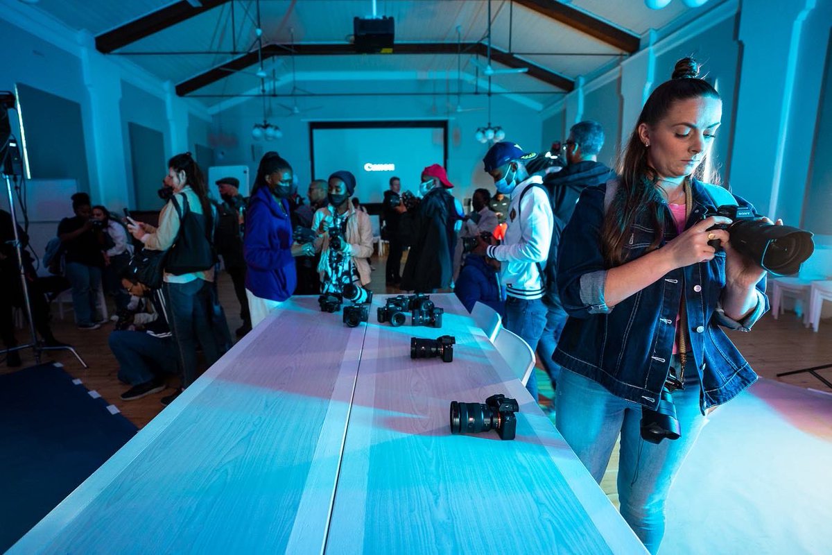 fathima_nakooda's tweet photo. The โTry Before You Buyโ experienceโฆ
Is what the #sonyalphasa in person workshops are all about! A gathering of enthusiastic creatives getting the opportunity to use the latest in #sonyalpha gear + learning from #bealpha professional ambassadors about photography & videography. https://t.co/ehnRBNQv7B