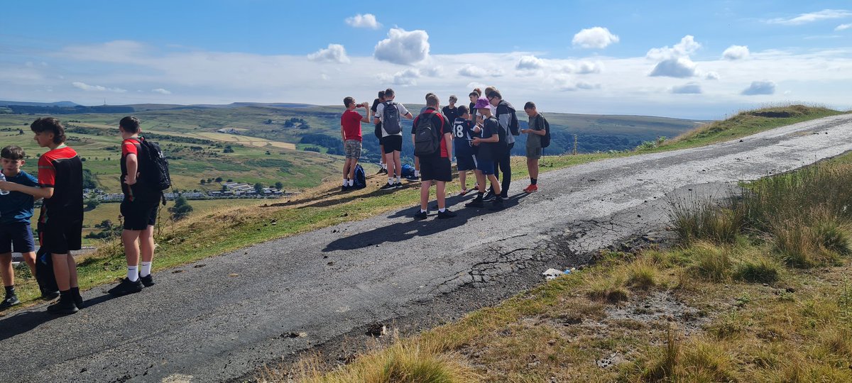 Another day, another hike!  @PhysEdRCS a beautiful day for a wellbeing walk with Year 9&amp;10👟🚶‍♂️🚶‍♀️👍 <a href="/IDSHeadteacher/">Mrs Owen</a> <a href="/IDS3to18/">Idris Davies School 3_18</a>