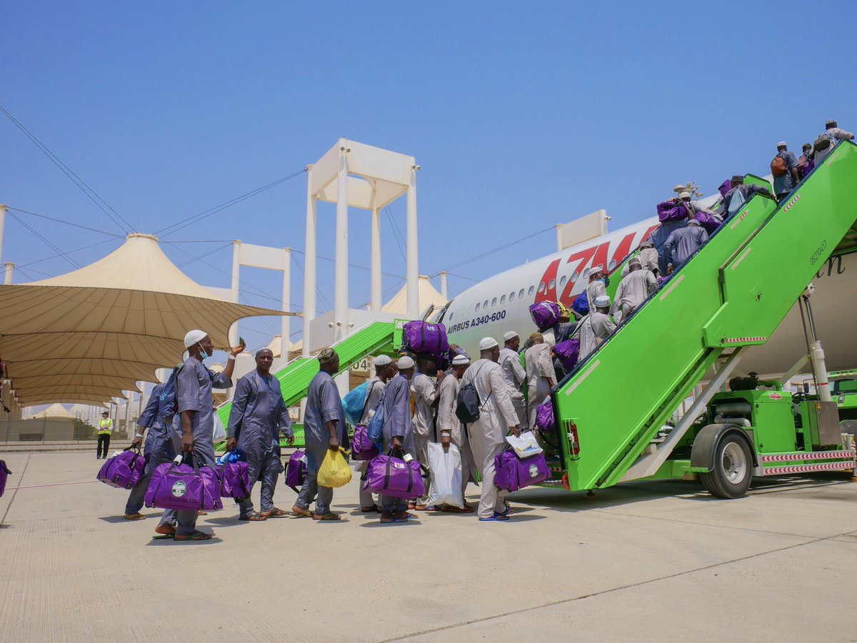 AzmanAir's tweet photo. It is our pleasure to be part of a fulfilled dreams as 403 Kaduna Pilgrims returned Safely at the Kaduna Airport after a successful Hajj
The planning, coordination & execution of #HajjOperations remains top notch from AzmanAir Team
We are making Progress #AzmanAirHajjOperations https://t.co/XmrSuNlXLK